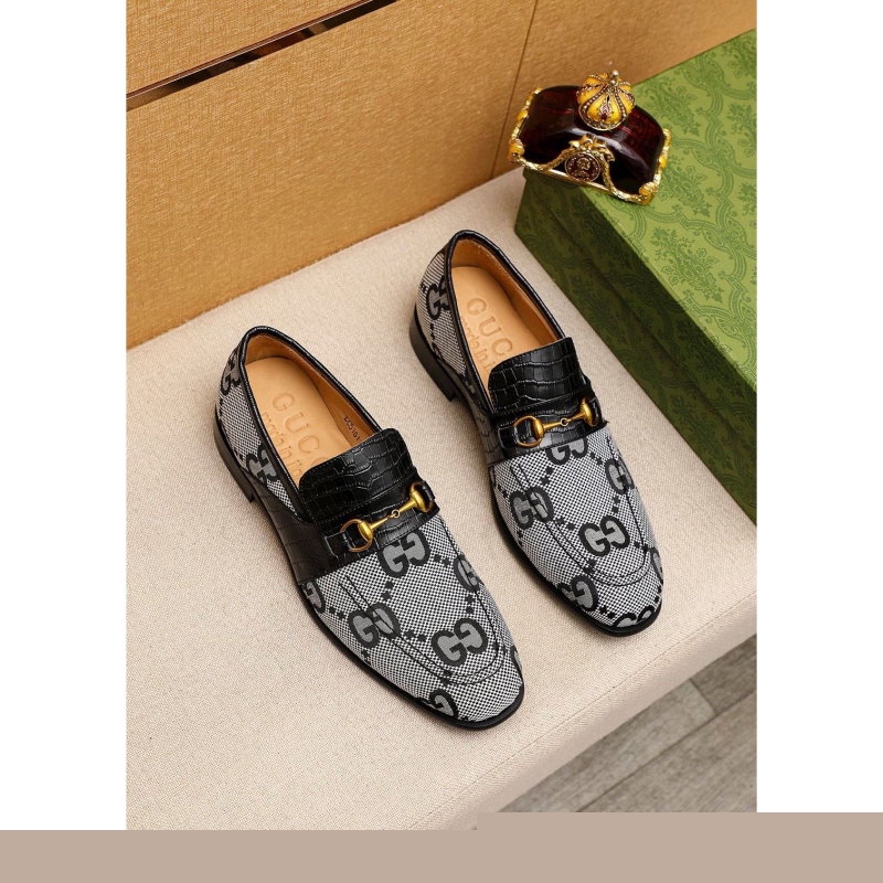 G*u*i leather shoes